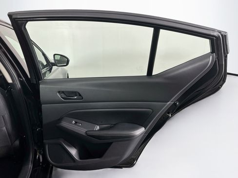 Used 2025 Nissan Altima 2.5 SV FWD image 27