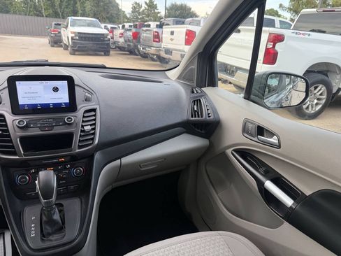 Used 2022 Ford Transit Connect XLT FWD image 17