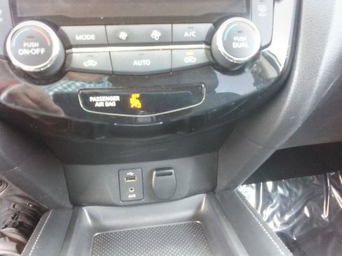 Used 2017 Nissan Rogue Sport SL FWD image 13