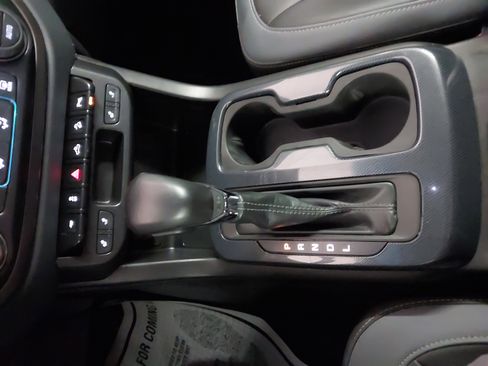 Used 2022 Chevrolet Colorado Z71 w/ Z71 Midnight Edition image 22