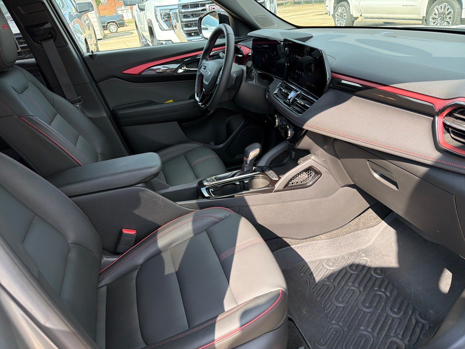 Used 2024 Chevrolet TrailBlazer RS FWD image 13