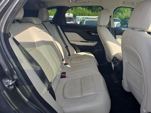 Used 2020 Jaguar F-PACE Prestige AWD/4WD image 14