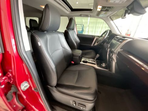Used 2022 Toyota 4Runner Limited AWD/4WD image 25