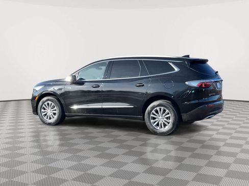 Used 2023 Buick Enclave Essence image 6