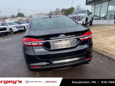 Used 2018 Ford Fusion SE w/ Fusion SE Technology Package image 9