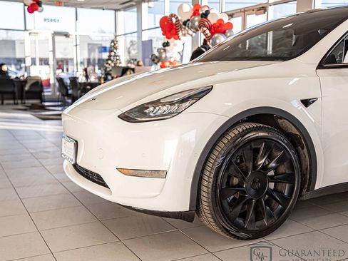 Used 2020 Tesla Model Y Long Range image 4
