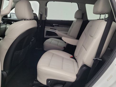 Used 2021 Kia Telluride EX w/ EX Premium Package FWD image 18