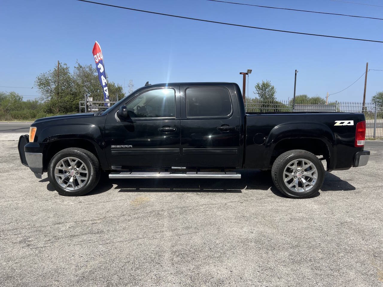 Used 2012 GMC Sierra 1500 SLT w/ SLT Convenience Package AWD/4WD image 7
