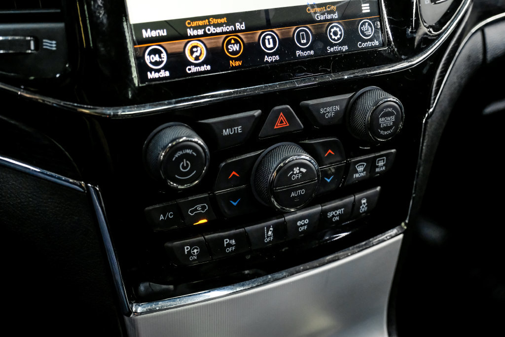 Used 2021 Jeep Grand Cherokee Summit AWD/4WD image 28
