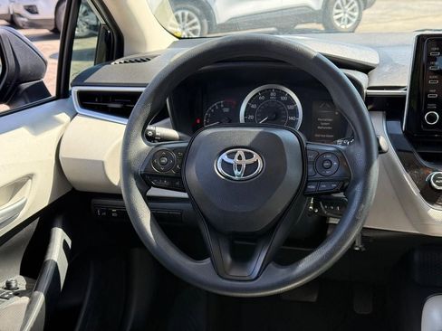 Used 2020 Toyota Corolla LE FWD image 11