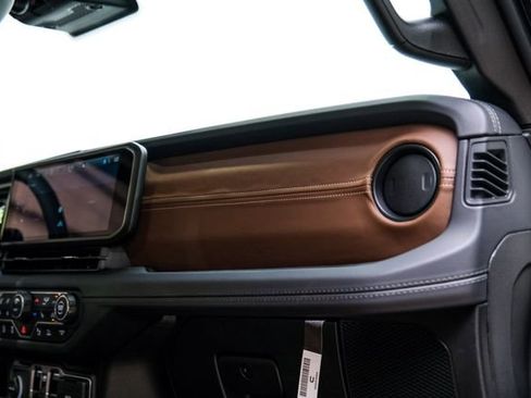 Used 2025 Jeep Gladiator Rubicon w/ Safety Group image 74