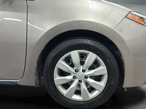 Used 2014 Toyota Corolla LE FWD image 12