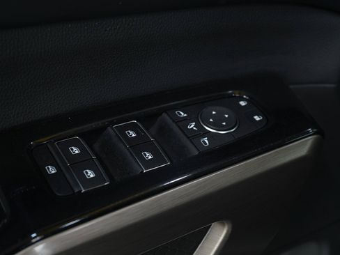 Used 2024 Nissan Pathfinder Platinum AWD/4WD image 25