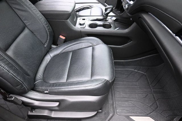 Used 2023 Chevrolet Traverse LT FWD image 34
