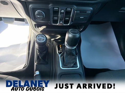 Used 2023 Jeep Wrangler Sport S image 26