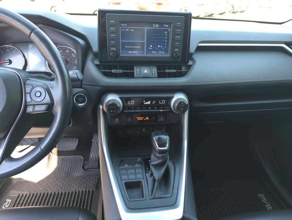 Used 2019 Toyota RAV4 XLE Premium w/ Cold Weather Package AWD/4WD image 25