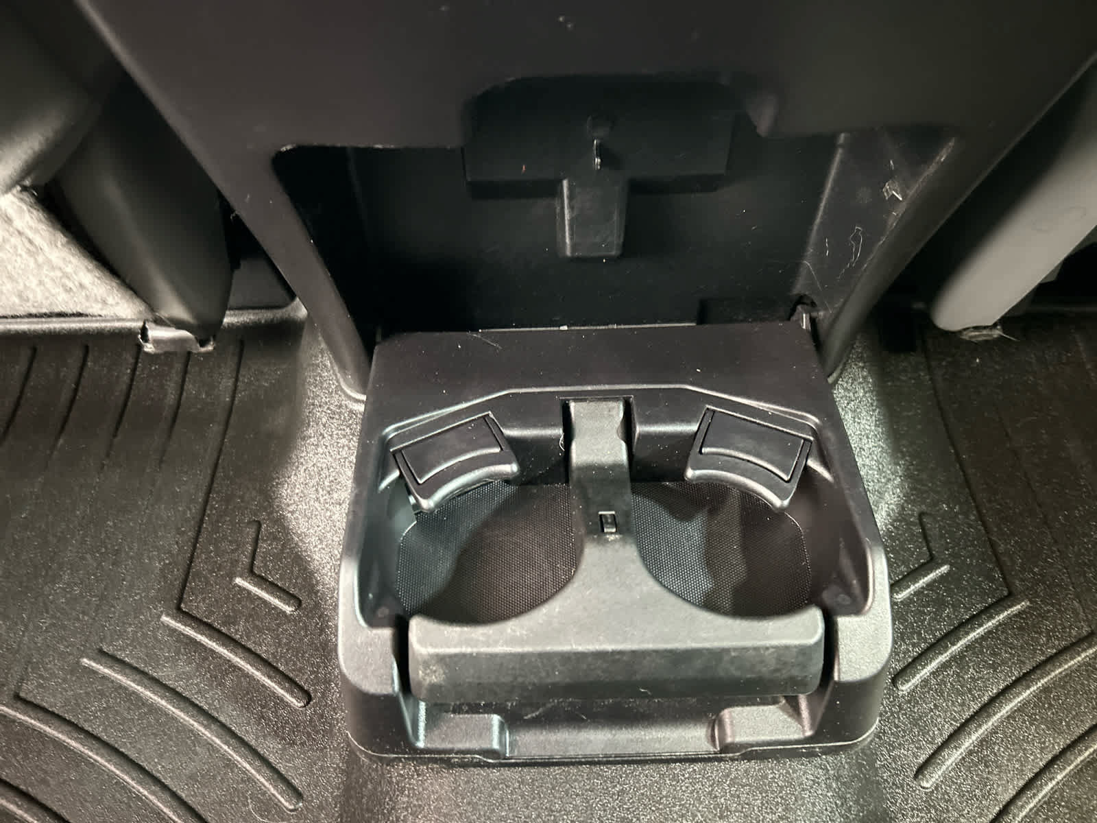 Used 2015 Toyota Sequoia SR5 AWD/4WD image 11