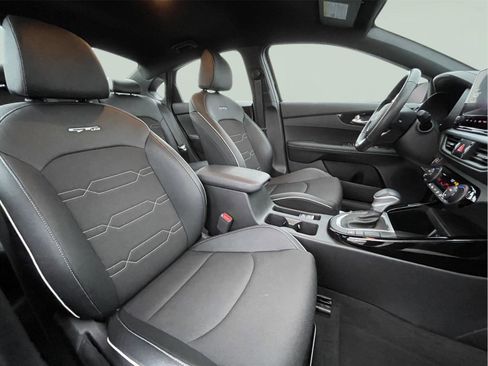 Used 2023 Kia Forte GT-Line w/ GT-Line Technology Package image 20