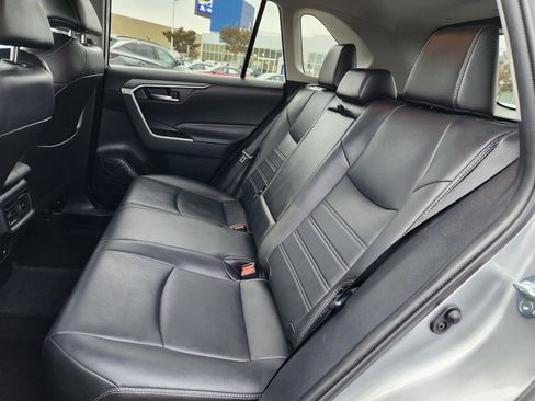 Used 2021 Toyota RAV4 XLE Premium image 25