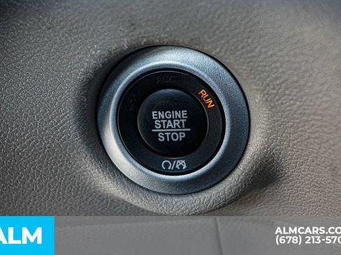 Used 2024 Chrysler Pacifica Touring-L FWD image 49