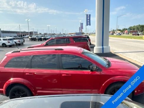 Used 2018 Dodge Journey SXT w/ Blacktop Package FWD image 4