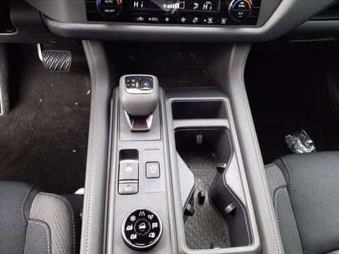 New 2025 Nissan Pathfinder S image 16