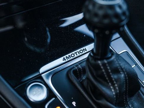 Used 2015 Volkswagen Golf R 4Motion image 16