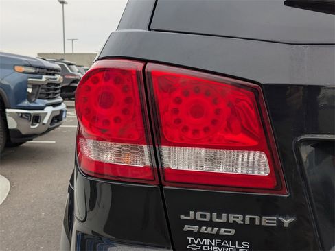 Used 2012 Dodge Journey SXT w/ Flexible Seating Group image 40