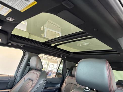 Used 2022 Ford Expedition Limited AWD/4WD image 19