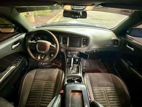Used 2018 Dodge Charger R/T RWD image 9