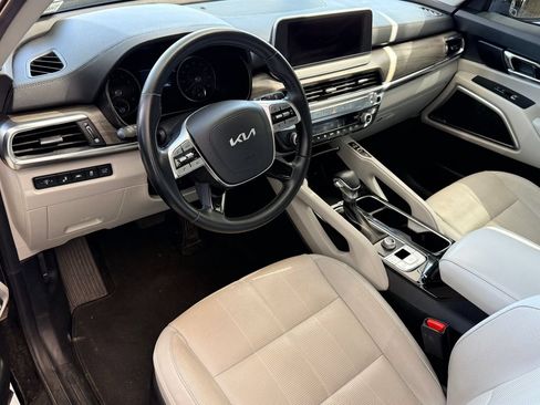 Used 2022 Kia Telluride EX w/ EX Premium Package FWD image 9