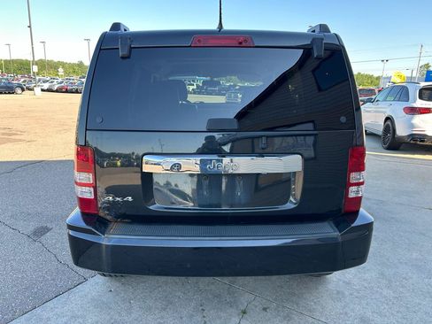 Used 2011 Jeep Liberty Sport AWD/4WD image 6