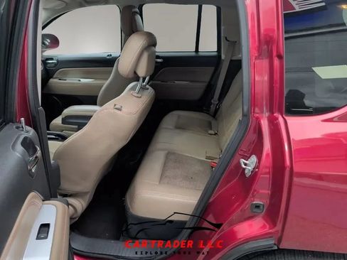 Used 2017 Jeep Compass Latitude FWD image 26