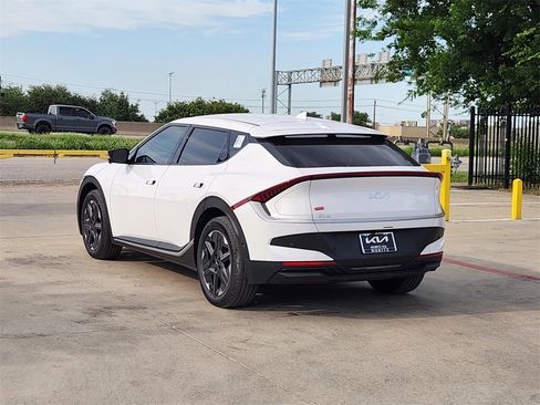 New 2025 Kia EV6 Light w/ Light LR Technology Package image 4