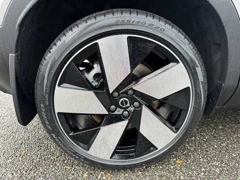 Certified 2023 Volvo C40 P8 Recharge Ultimate image 9