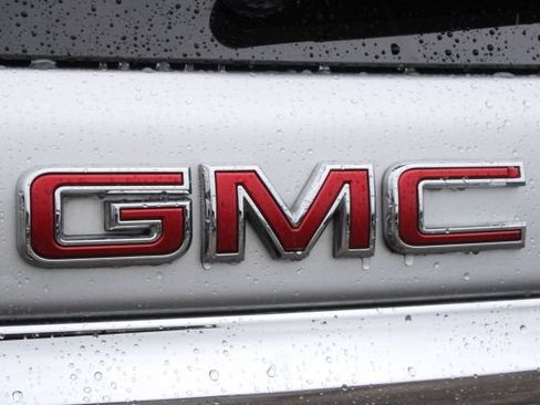 Used 2022 GMC Terrain SLE FWD image 7
