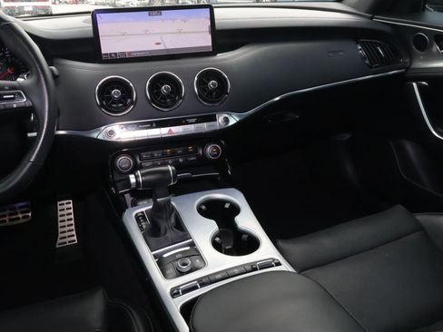 Used 2022 Kia Stinger GT1 RWD image 11