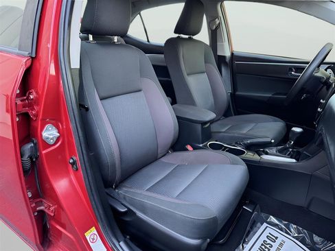 Used 2018 Toyota Corolla LE FWD image 22
