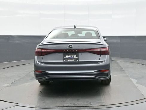 New 2026 Volkswagen Jetta SE image 6