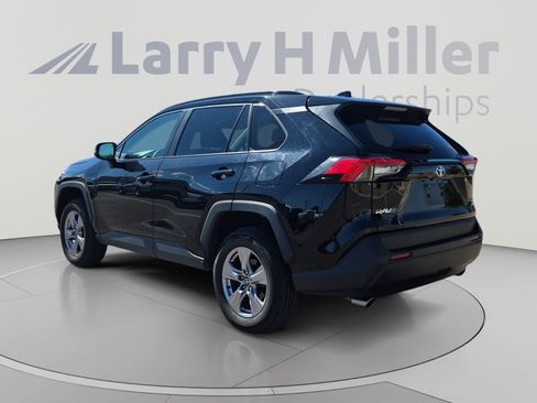 Used 2025 Toyota RAV4 XLE AWD/4WD image 3