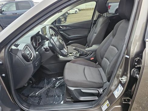 Used 2016 MAZDA MAZDA3 i Touring w/ Popular Equipment Package image 18