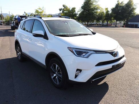 Used 2018 Toyota RAV4 XLE w/ Plus Extra Value Package AWD/4WD image 3