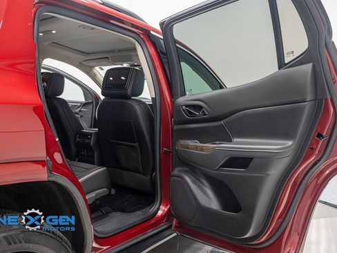 Used 2020 GMC Acadia Denali w/ Denali Ultimate Package image 31