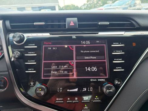 Used 2018 Toyota Camry XSE FWD image 18