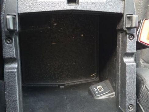 Used 2020 Jeep Wrangler Unlimited Sahara image 35