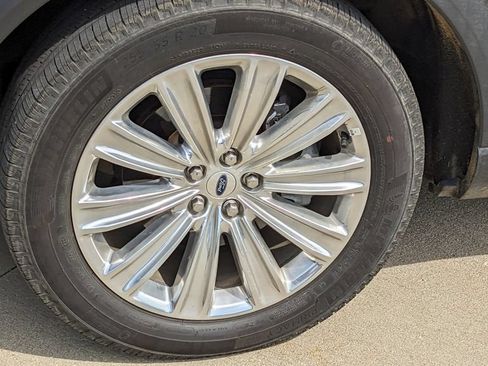 Used 2024 Ford Explorer Limited w/ Limited Technology Package AWD/4WD image 10