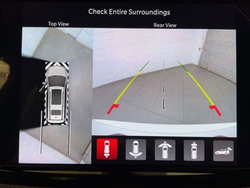 New 2026 Chrysler Pacifica Limited w/ Uconnect Theater Family Group image 14