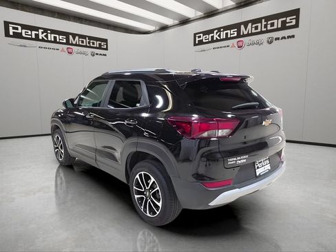 Used 2026 Chevrolet TrailBlazer LT AWD/4WD image 3