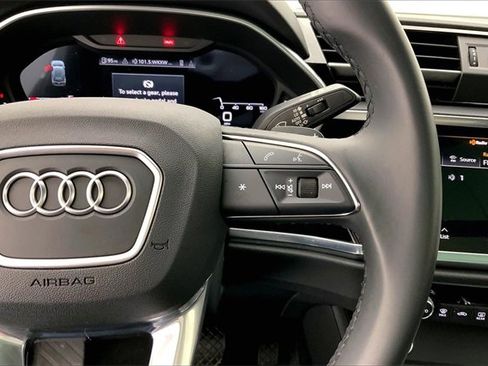 Certified 2025 Audi Q3 2.0T Premium Plus w/ Premium Plus Package image 19