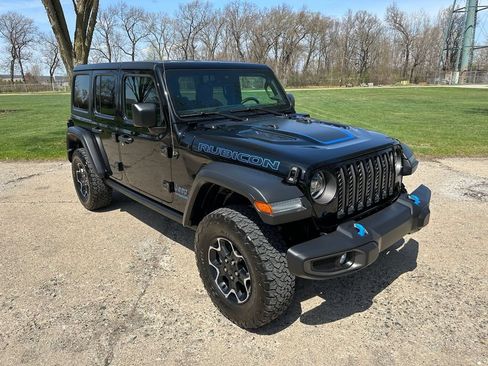 Used 2022 Jeep Wrangler Unlimited Rubicon 4xe w/ Cold Weather Group AWD/4WD image 3